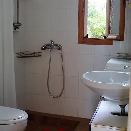 Дом отдыха Alekos Beach Houses-nisos Ликсури